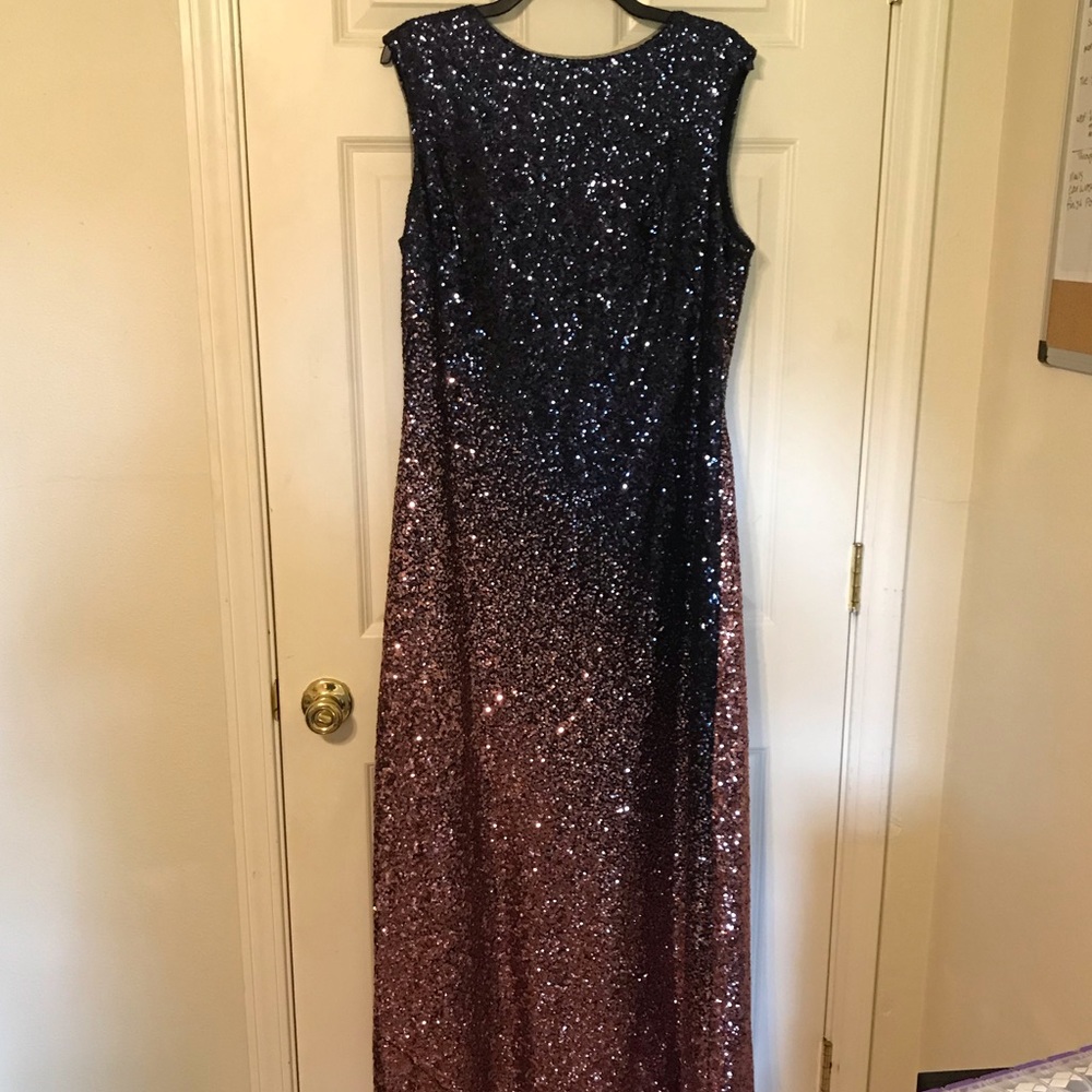 Floor length beautiful prom dress!